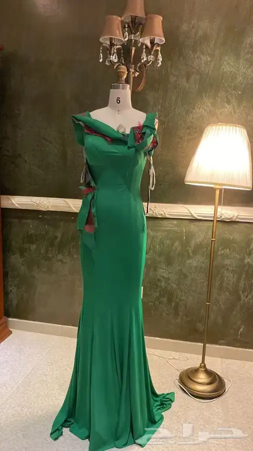فساتين جديدة للبيع ع 300 ريال ققط 10