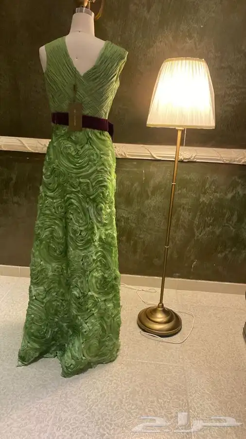 فساتين جديدة للبيع ع 300 ريال ققط 36