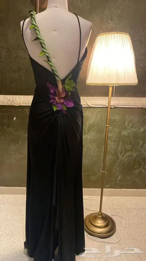 فساتين جديدة للبيع ع 300 ريال ققط 31