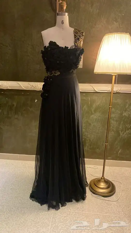 فساتين جديدة للبيع ع 300 ريال ققط 39