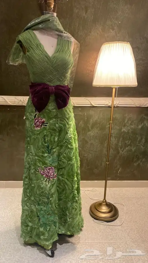 فساتين جديدة للبيع ع 300 ريال ققط 33