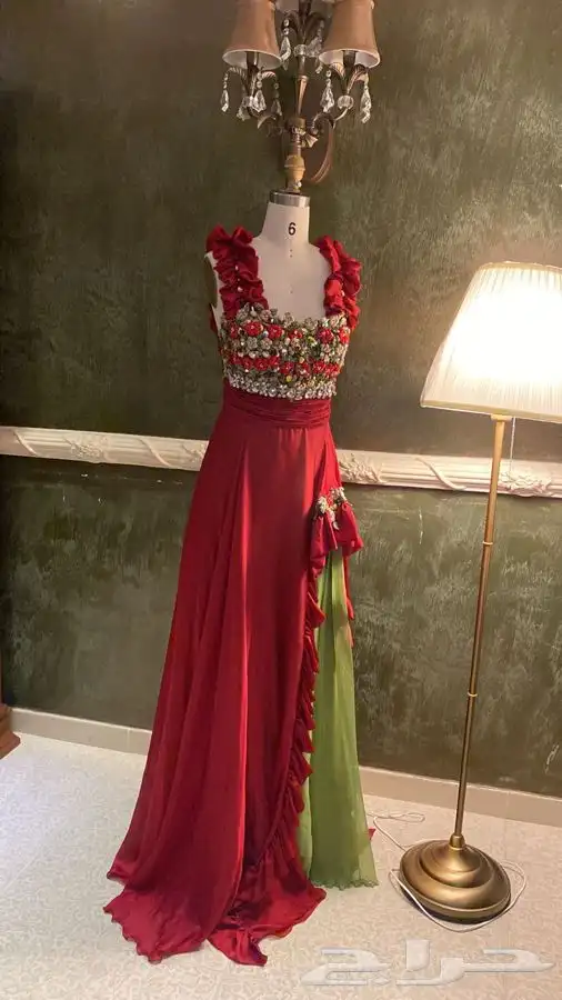 فساتين جديدة للبيع ع 300 ريال ققط 2