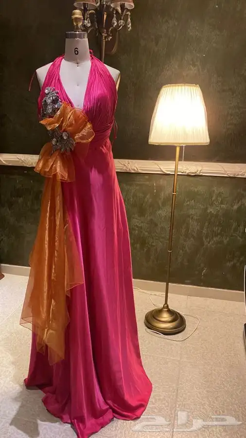 فساتين جديدة للبيع ع 300 ريال ققط 29