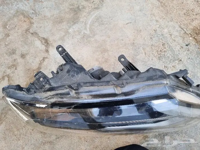 شمعات نيسان اكس تريل 2018 اصلي وكاله نظيفه مره 1