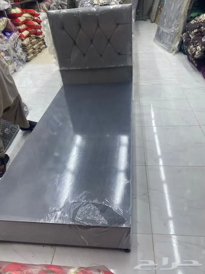 يوجد لباد سرير لحف بطانيات مخدات اشكال حديد 8
