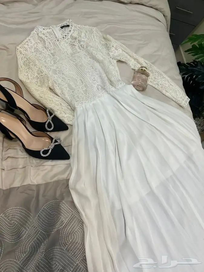 فستان ابيض دانتيل مستعمل مره واحده 1