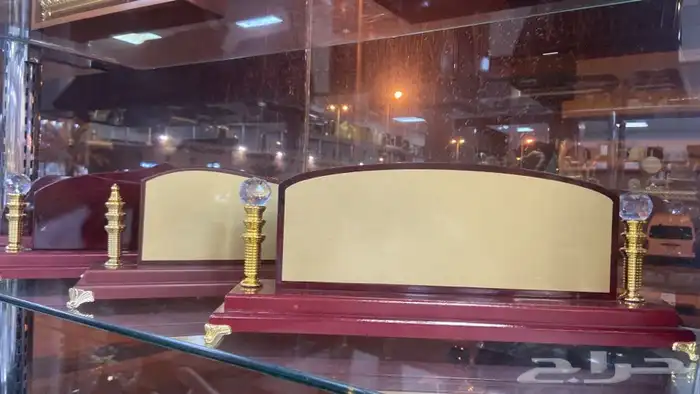 خطاط حروف بارزه مضيئة وصيانه لوحات واكرليك ونيون 46