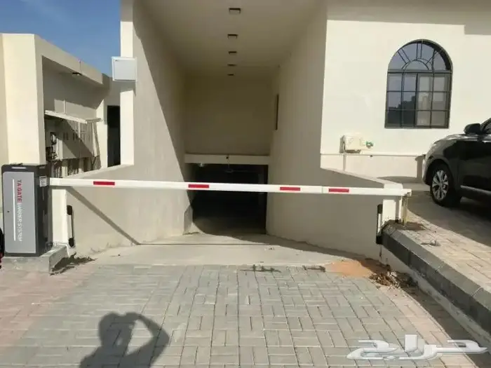 بوابة دخول وخروج السيارات 4 و 6 متر 2