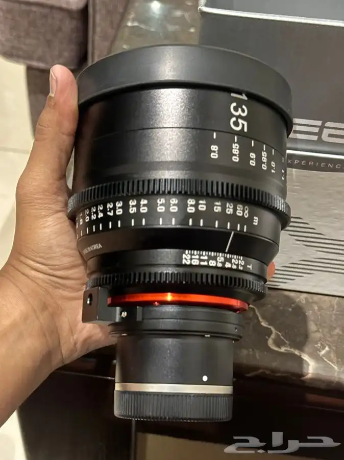 عدسة سينمائيه لكاميرات السوني xeen 135mm 2.2T 3