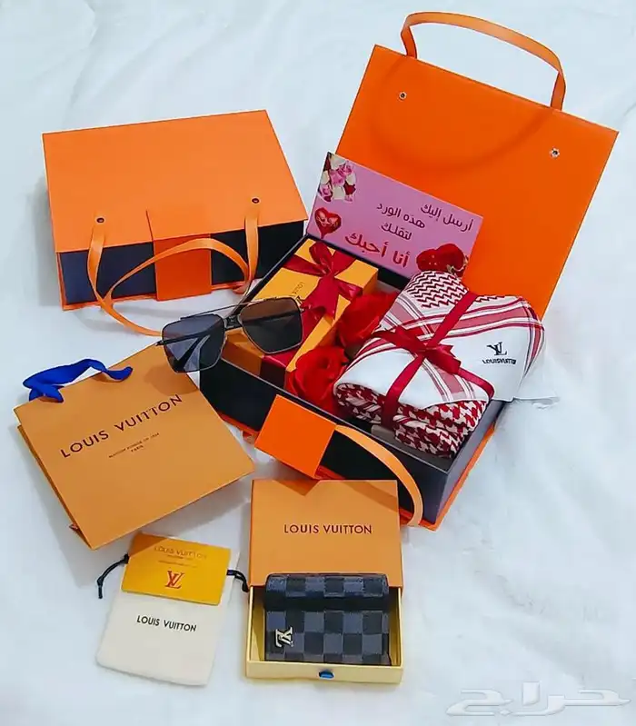 طقم رجالي فخم لويس فيتون شماغ مع بوك فخم - اطقم رجاليه 0