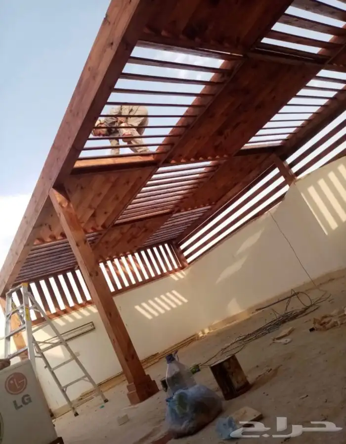 جلسات خشبيه ومظلات بافخم التصاميم الهندسية 5
