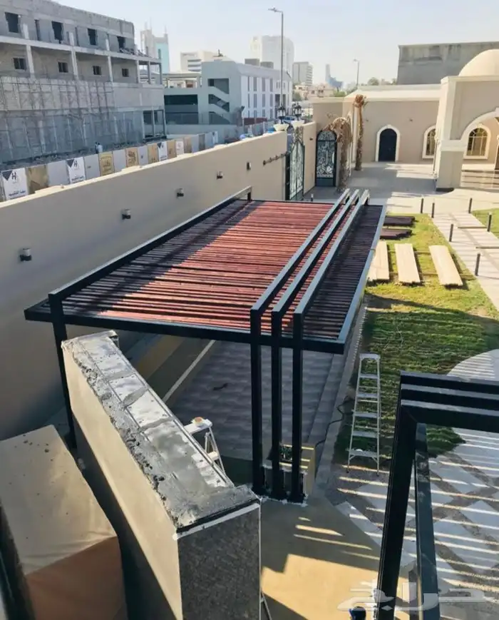 جلسات خشبيه ومظلات بافخم التصاميم الهندسية 8