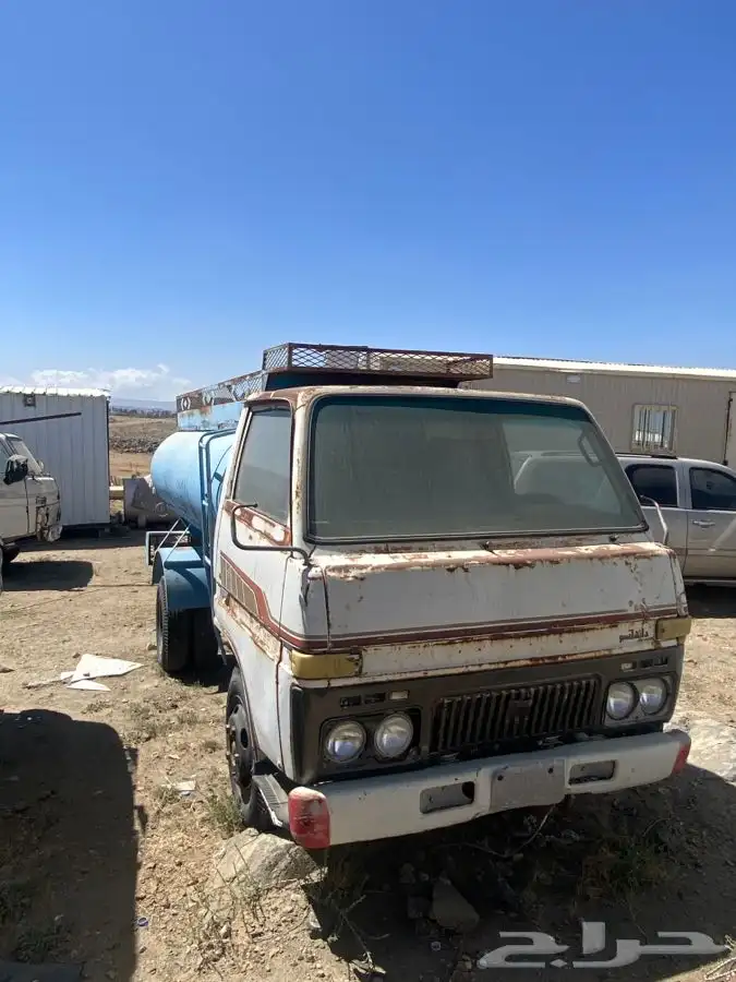وايت دايهاتسون موديل 83 0