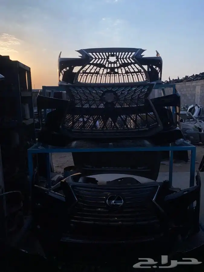 مندوب قطع غيار تشليح تشاليح الحاير والسلي 8