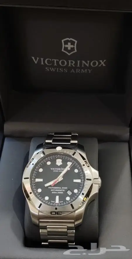 ساعة فكتورنيكس Victorinox جديدة 0