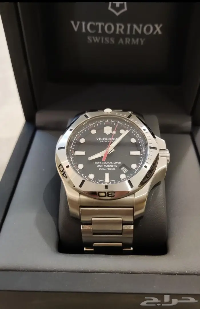 ساعة فكتورنيكس Victorinox جديدة 3