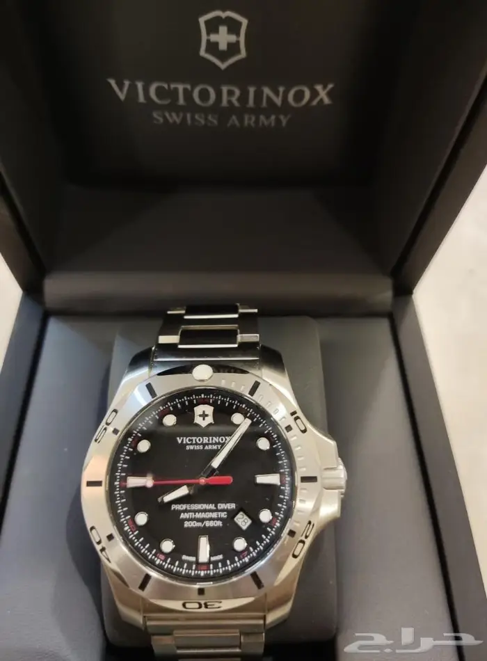 ساعة فكتورنيكس Victorinox جديدة 2