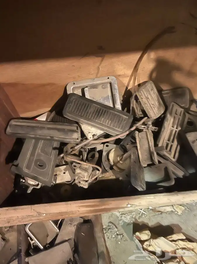 يوجد قطع غيار دوج موديلات قديمه 41