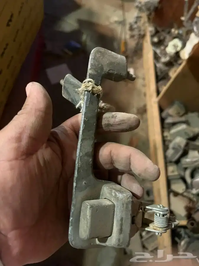 يوجد قطع غيار دوج موديلات قديمه 17