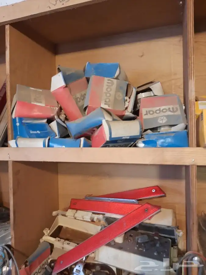 يوجد قطع غيار دوج موديلات قديمه 77