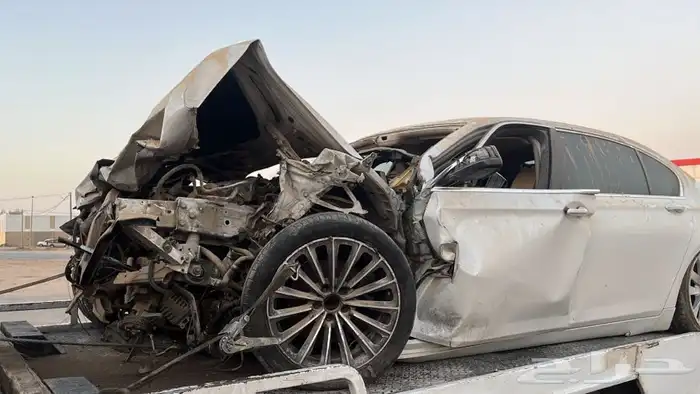 سطحه لنقل السيارات الجديدة والقديمة والمستعملة و التاليفة 6
