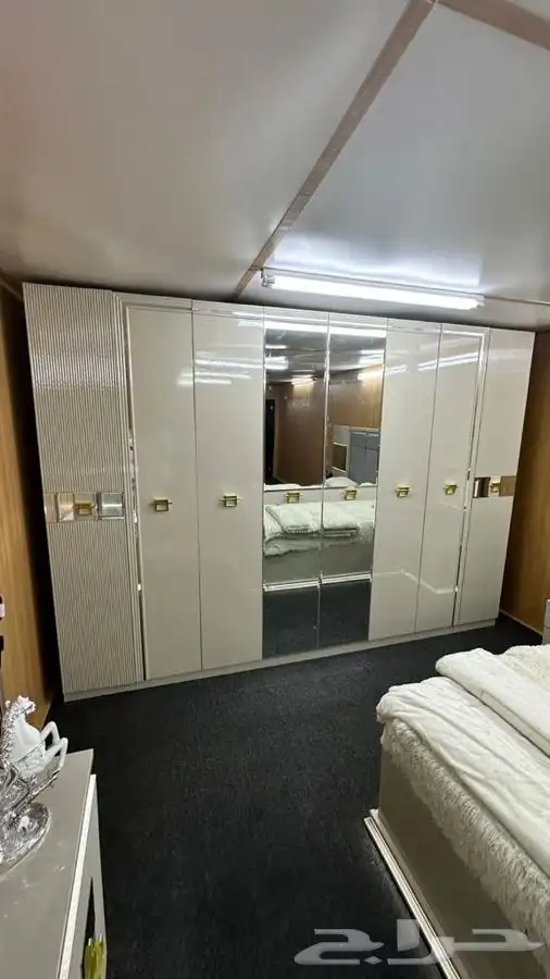 غرف نوم لون أبيض و رمادي جديد بالكرتون 5