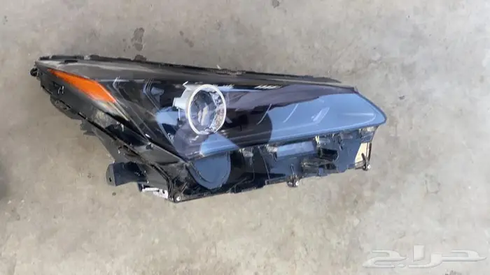 للبيع شمعه يمين لكزس NX 0