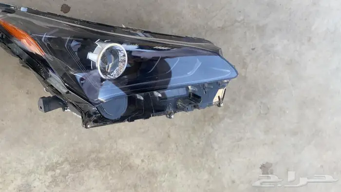 للبيع شمعه يمين لكزس NX 1