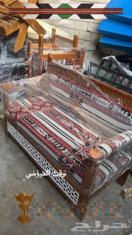 للبيع بيوت شعر وخيام وكراسي ودوارت مياه فيبر وصنادق 90