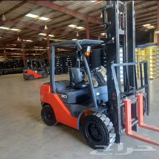 تأجير رافعات شوكية(forklift) بجميع الأحجام 6