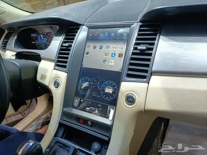 شاشه فورد تورس 2013و2017 1