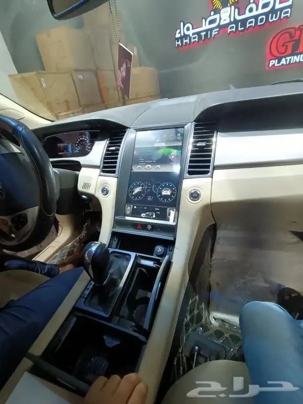 شاشه فورد تورس 2013و2017 2