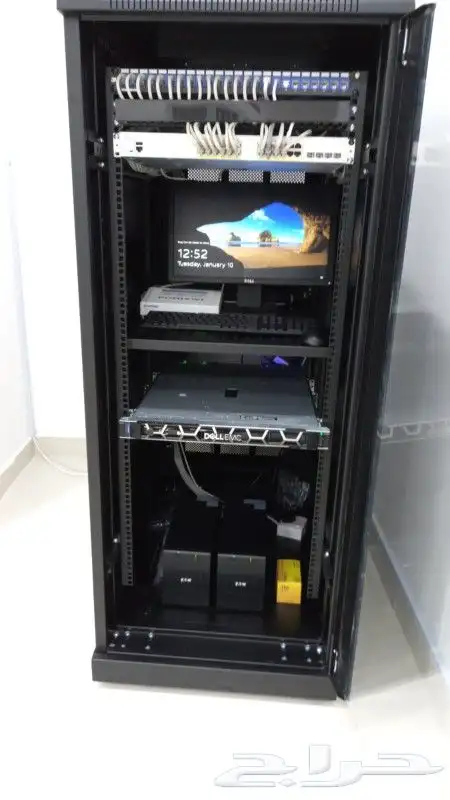 توريد وتركيب وتجهيز Server سيرفرات و التيار المنخفض 5