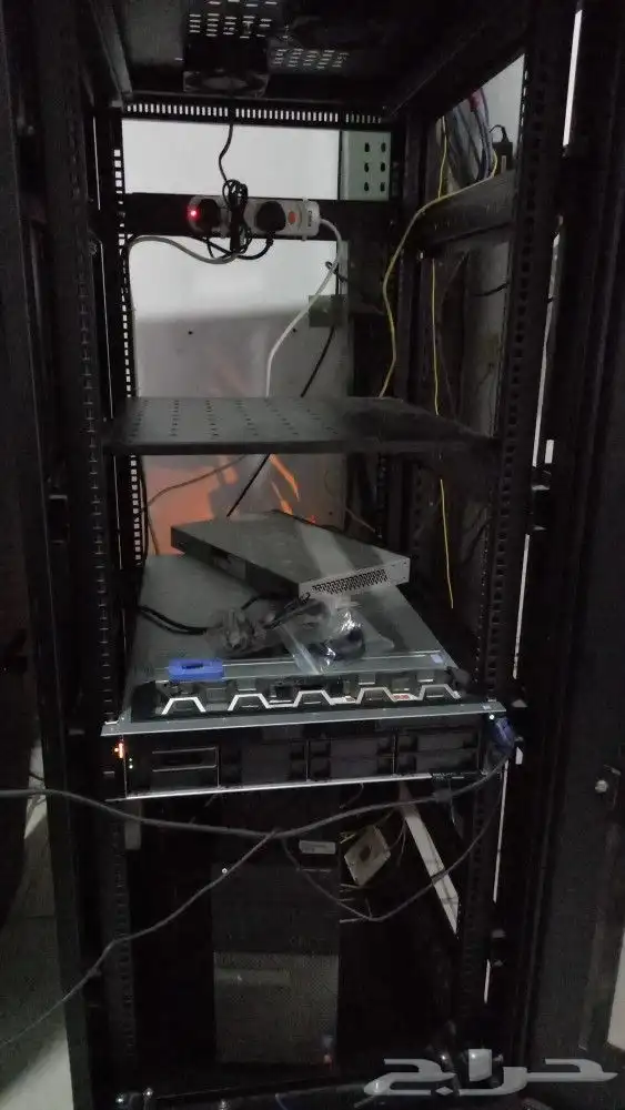 توريد وتركيب وتجهيز Server سيرفرات و التيار المنخفض 15