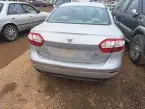 للبيع قطع غيار رينو فلوانس 7