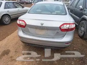 للبيع قطع غيار رينو فلوانس 0
