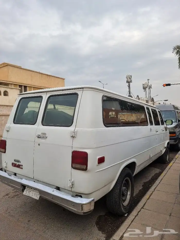 جي ام سي فان 1993 طويل 3