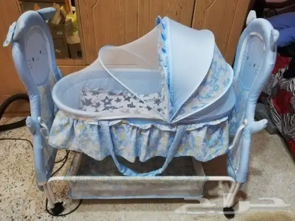 Baby bed is almost new 2