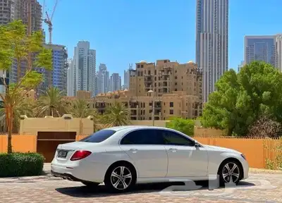 مرسيدس E class 2022 للايجار في دبي 2