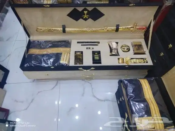 دروع وسيوف ومشالح وبشوت وفراوي وأطقم هدايا للمناسبات 20