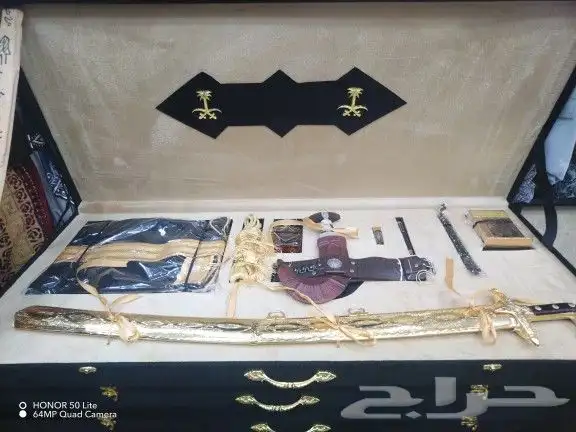 دروع وسيوف ومشالح وبشوت وفراوي وأطقم هدايا للمناسبات 7