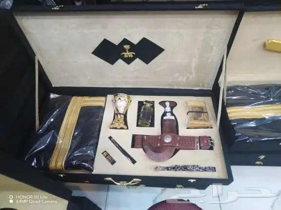 دروع وسيوف ومشالح وبشوت وفراوي وأطقم هدايا للمناسبات 19