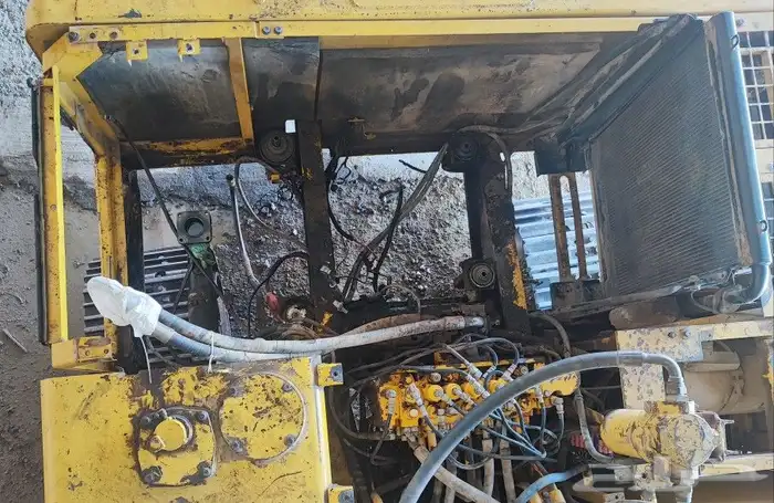 ورشة معدات ثقيله فني هندي خبره 30سنه ظهران الجنوب 1