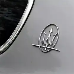 شعار رفارف واكسسوارات مازراتي 1