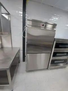 مطاعم فنادق مشافي ملاحم مطابخ ثلاجات طاولات 1