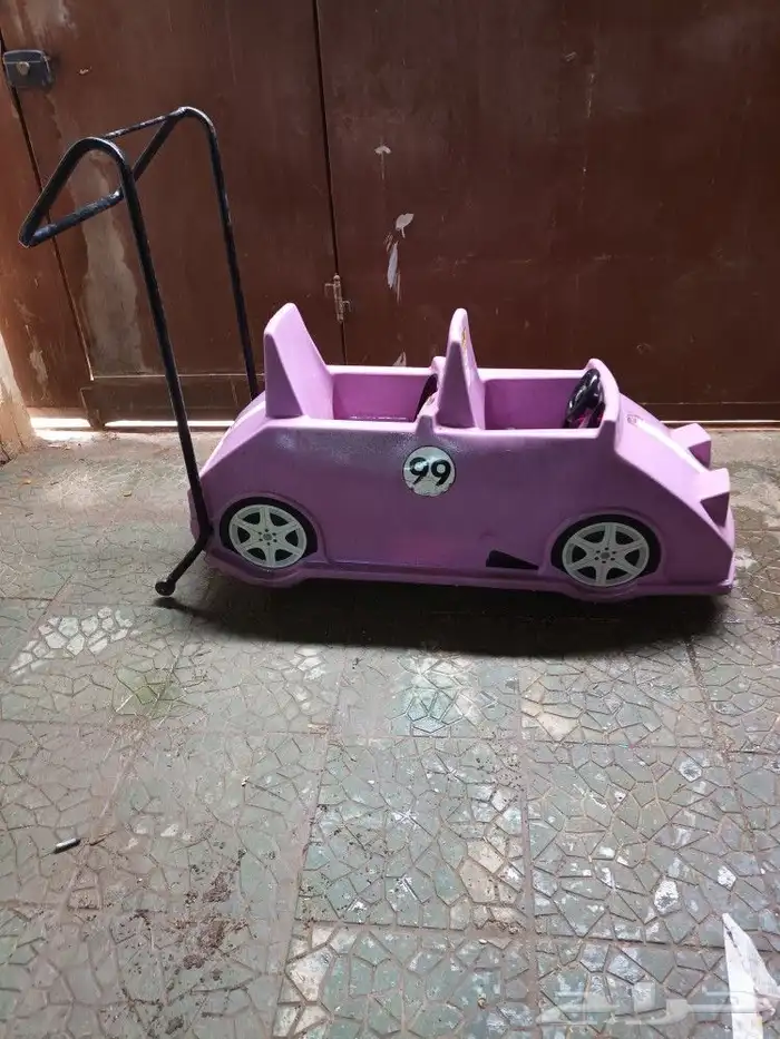 عربية أطفال على شكل سياره 1