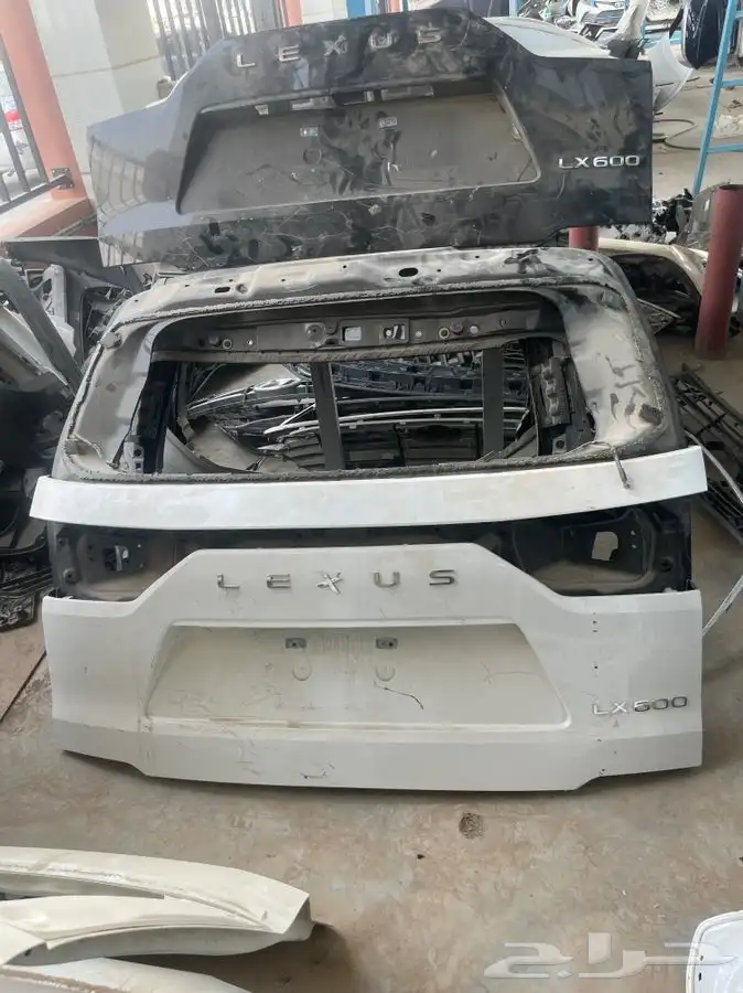 باب شنطه جيب لكززLX600 موديل 2022___2023__2024 وكاله 1
