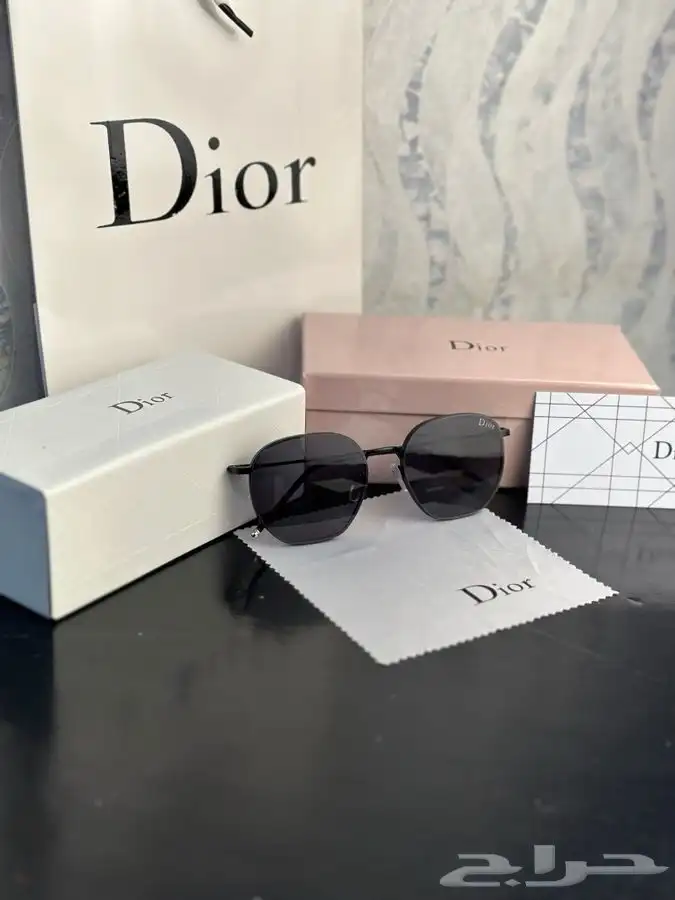 اساور ونضارات ماركه 64