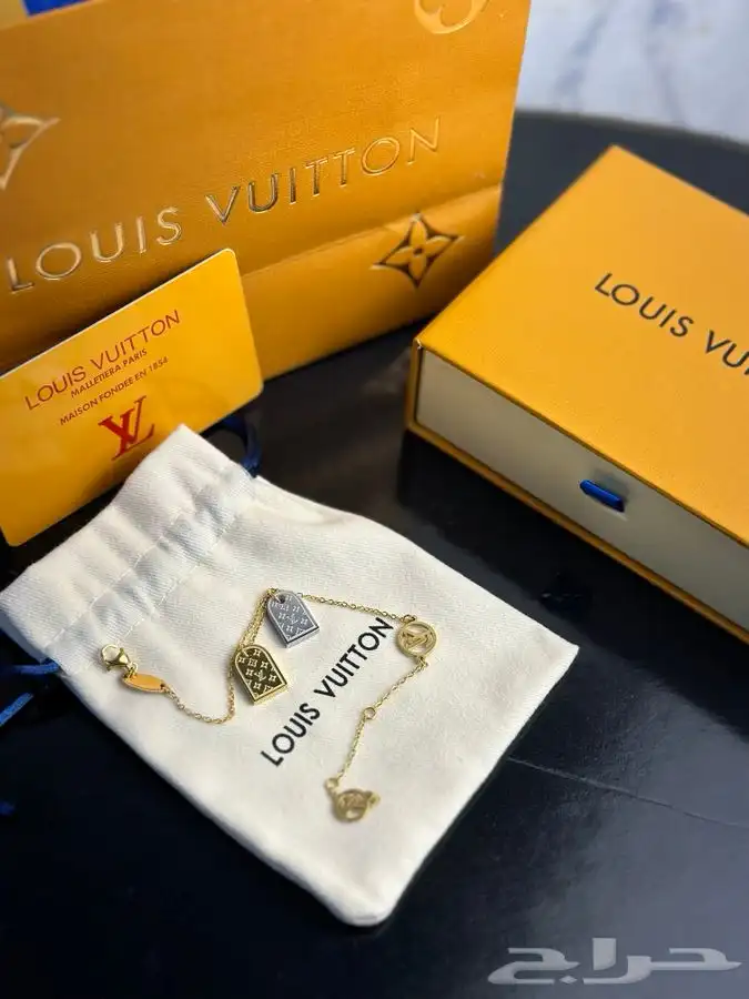 اساور ونضارات ماركه 47