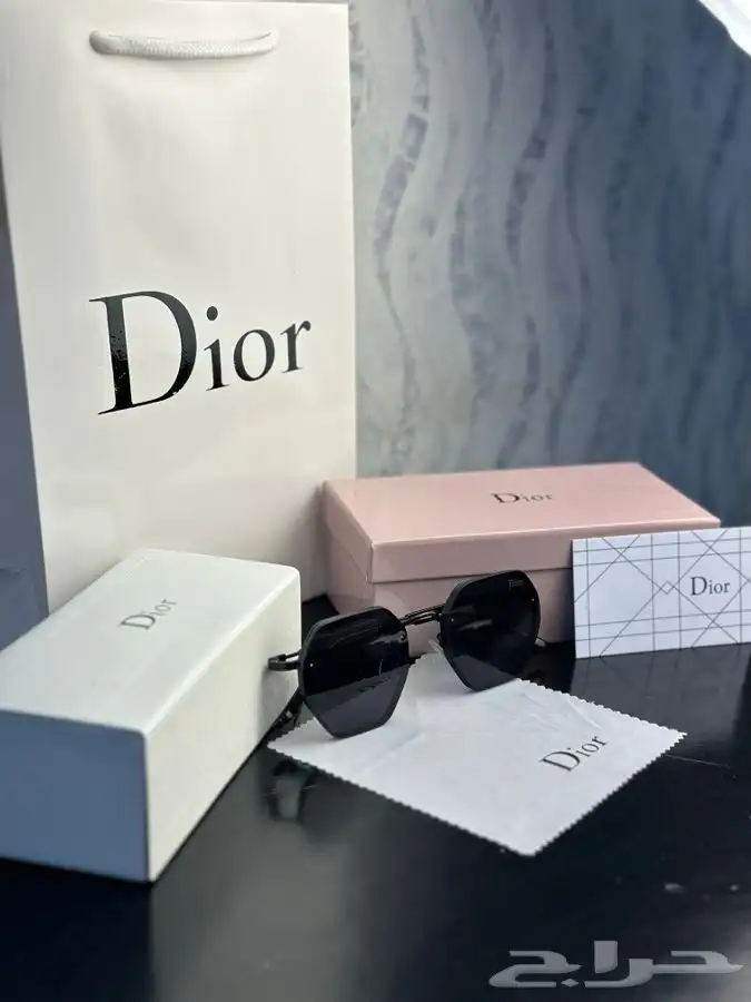 اساور ونضارات ماركه 60